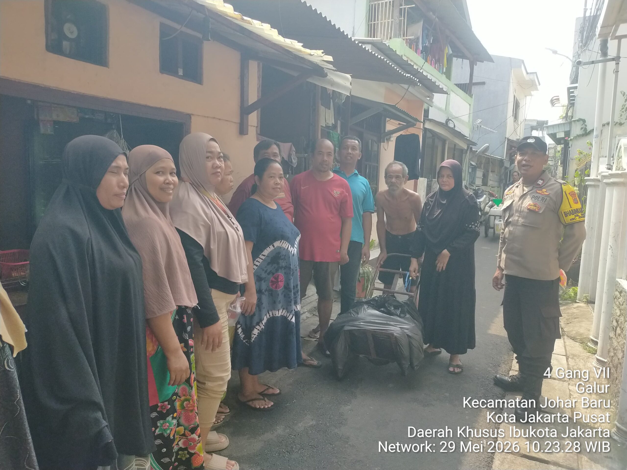 Sambang Warga RT 04/06 Galur, Bhabinkamtibmas Ajak Warga Tingkatkan Kewaspadaan
