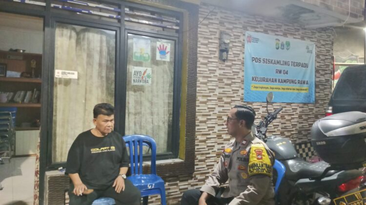 Satkamling RW 04 Jadi Garda Malam, Polisi dan Warga Kampung Rawa Perkuat Pengawasan Lingkungan