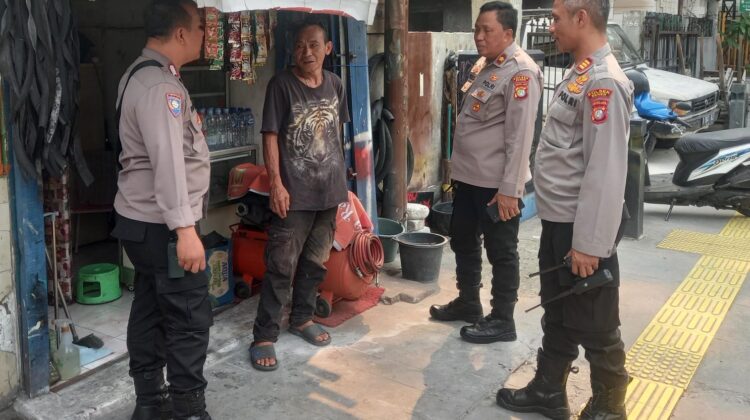 Kapolsek Senen Sambangi Tokoh Masyarakat Kenari, Ingatkan Warga Waspadai Penipuan Online