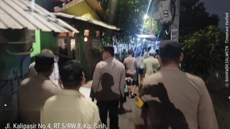 Polsek Metro Menteng Susuri Jalan Kalipasir, Patroli Malam Menteng Perkuat Keamanan Lingkungan