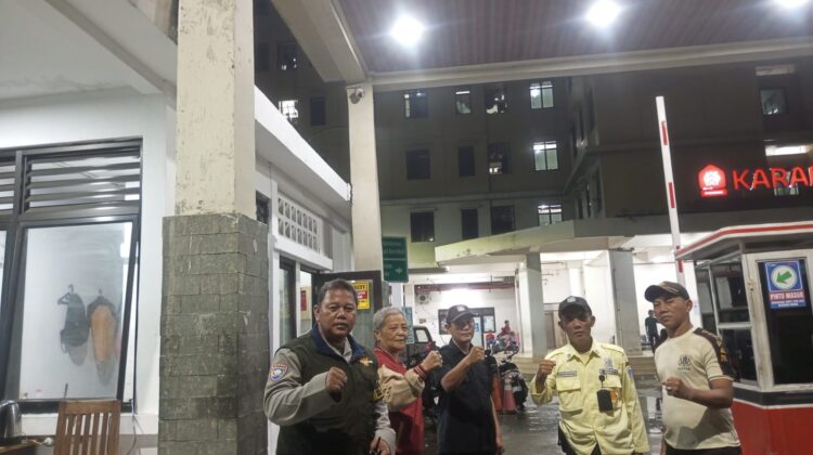 Patroli Malam Minggu, Bhabinkamtibmas Karang Anyar Intensifkan Pencegahan Tawuran dan Kejahatan Jalanan