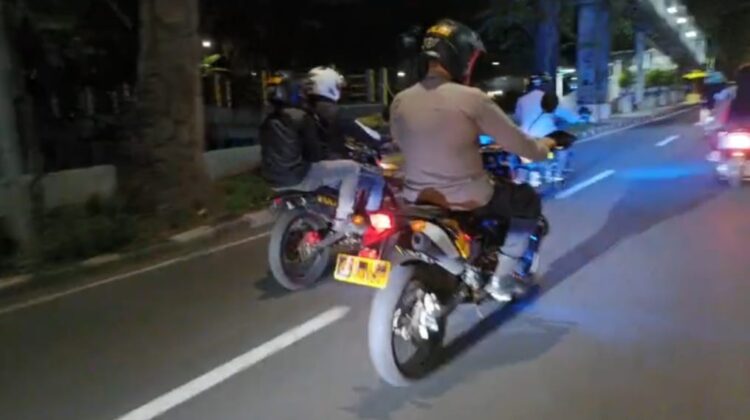 Patroli Mobile Blue Light” Polsek Sawah Besar Bergabung Sabuk Kamtibmas Jelang Dini Hari