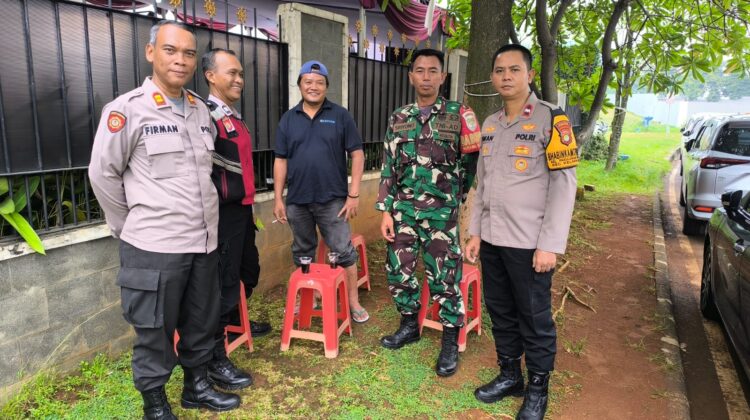 Babinsa Koramil 02/Curug Monitoring Kegiatan Ibadah Waisak