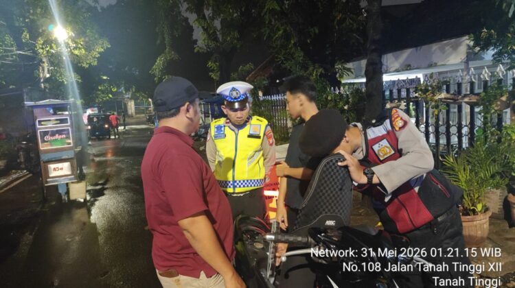 Operasi Cipta Kondisi Polsek Johar Baru Berhasil Amankan Tembakau Sintetis, Obat Keras, dan Miras dalam Patroli Dini Hari