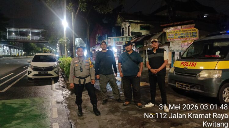 Bhabinkamtibmas dan FKDM Kelurahan Senen Gelar Strong Point Antisipasi Gangguan Kamtibmas di Kramat III