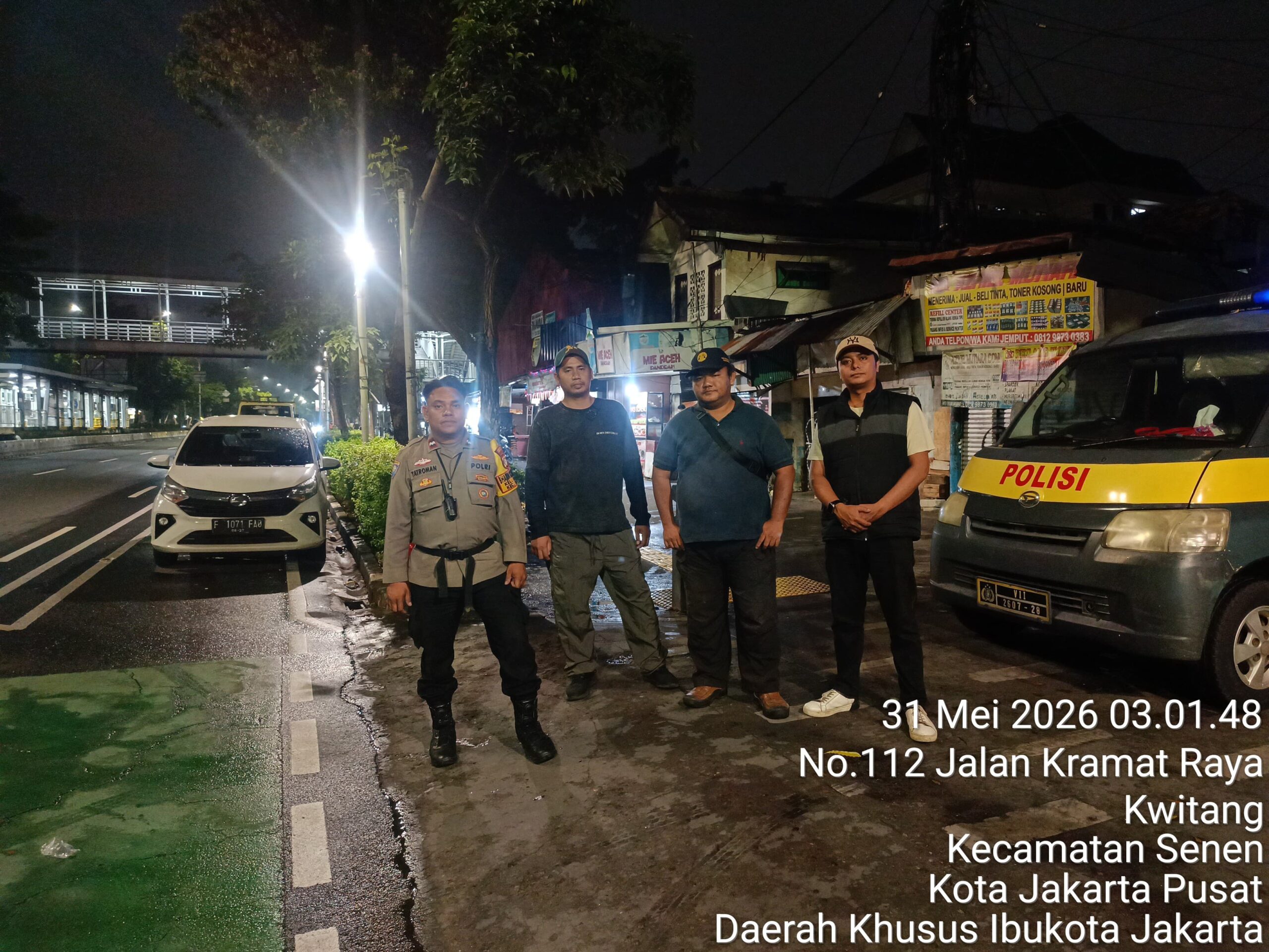 Bhabinkamtibmas dan FKDM Kelurahan Senen Gelar Strong Point Antisipasi Gangguan Kamtibmas di Kramat III