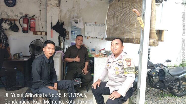 Patroli Dialogis di Yusuf Adiwinata, Bhabinkamtibmas Gondangdia Perkuat Sinergi Keamanan Lingkungan