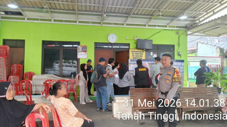 Bhabinkamtibmas Monitoring Peninjauan Lokasi Penataan Kawasan di RW 12 Kelurahan Tanah Tinggi