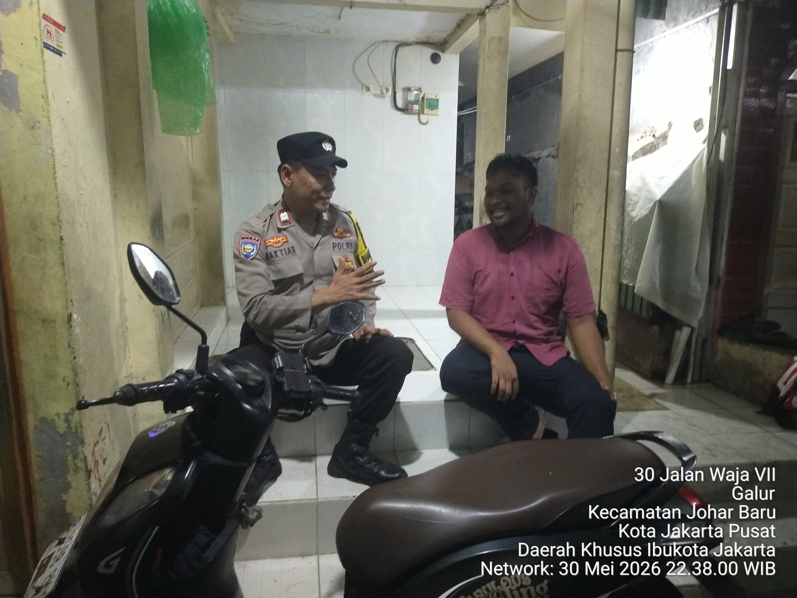 Sambang Pos Kamling RT 06/04, Bhabinkamtibmas Galur Perkuat Kemitraan Warga dalam Menjaga Kamtibmas