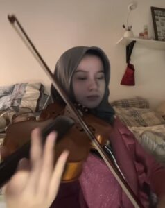 Dari Kampus ke TikTok, Riska Harisma Bersinar