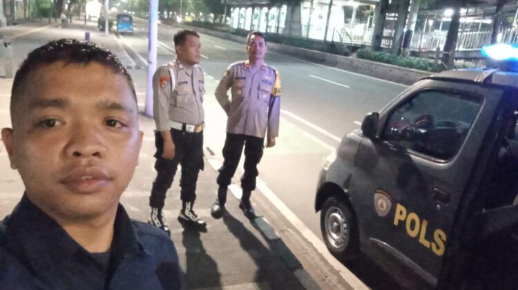 Polsek Senen Gelar Strong Point Dini Hari, Antisipasi Gangguan Kamtibmas di Kawasan Kramat