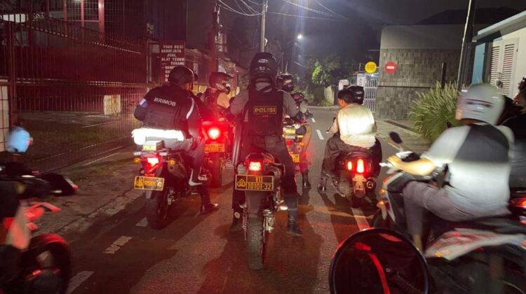 Patroli Brimob PMJ Dan Perintis Gagalkan Dugaan Tawuran di Cipinang Muara, Sajam dan Molotov Diamankan