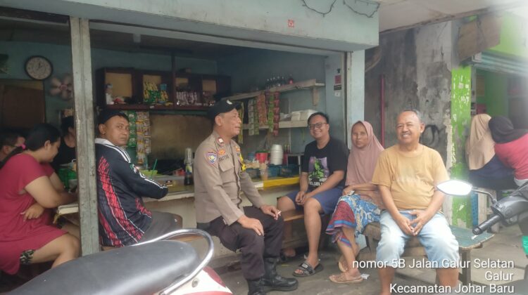 Patroli dan Sambang Polsek Johar Baru Perkuat Sinergi Kamtibmas Bersama Warga Galur