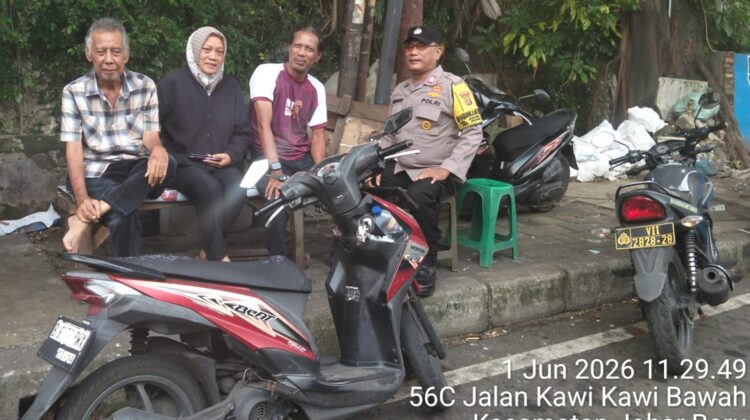 Perkuat Benteng Kamtibmas dari Lingkungan, Bhabinkamtibmas Johar Baru Gandeng Warga RW 08