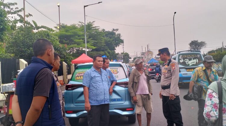 Polisi Tindak Lanjuti Laporan 110, Pengemudi Taksi Online di Kramat Bunder Dihimbau Tak Parkir Sembarangan