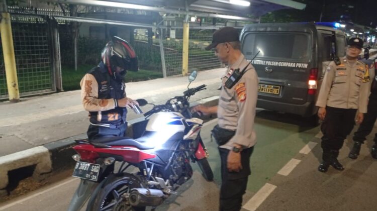 Jaga Cempaka Putih Tetap Aman, Polisi Gelar Razia Dini Hari