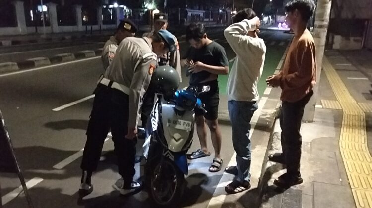 Razia Stasioner di Menteng Raya, Polsek Metro Menteng Amankan Pemuda Pembawa Air Soft Gun