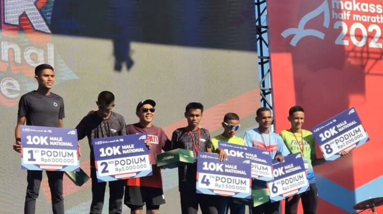 Maleo Runners Yonarhanud 16 Kostrad Ukir Prestasi di Makassar Half Marathon 2026