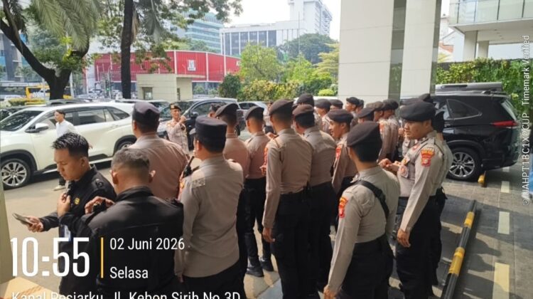 Polsek Metro Menteng Siaga Amankan Aksi Aliansi Masyarakat Tapanuli Utara di Kantor BGN
