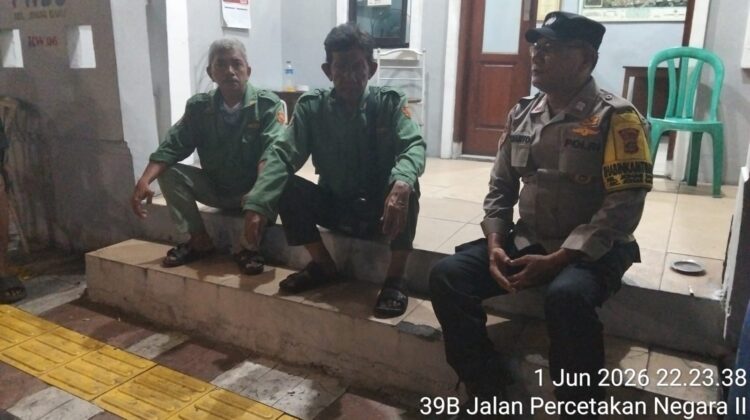 Saat Kota Terlelap, Poskamling RW 06 dan Polisi Tetap Berdiri di Garda Terdepan Keamanan Warga