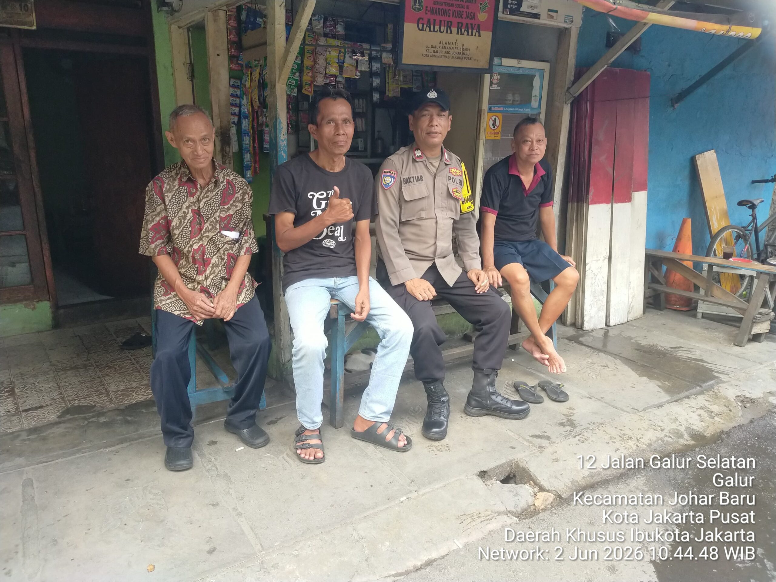 Ngopi Bareng Warga, Bhabinkamtibmas Galur Serap Aspirasi dan Perkuat Kamtibmas Lingkungan