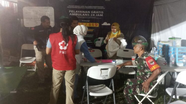 Gerak Cepat Kodim Jakarta Pusat Bantu Korban Kebakaran di Kemayoran