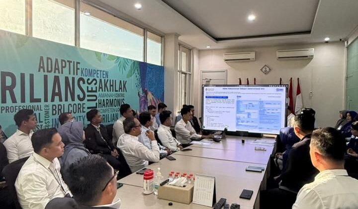 Pemimpin Cabang BRI BO Labuan Berikan Motivasi kepada Seluruh Pekerja pada Doa Pagi