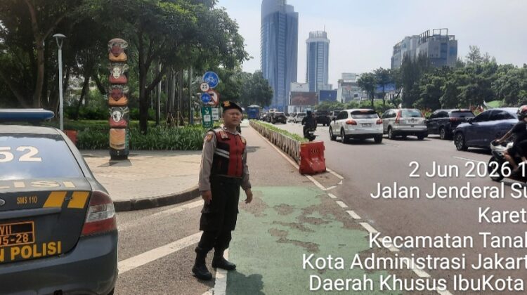 Patko 1052 Laksanakan Strong Point Sore Hari di Jalan Jenderal Sudirman, Antisipasi Kemacetan dan Kejahatan Jalanan