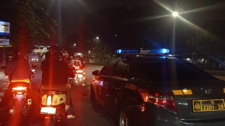Kapolsubsektor Pasar Baru Pimpin Patroli Mobile Blue Light Jelang Subuh, Cegah Tawuran dan Kejahatan Jalanan