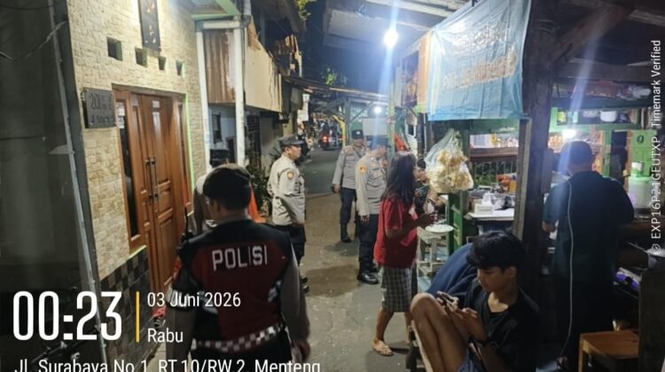 Sambang Lingkungan Malam, Patroli Cipkon Menteng Hadir Jaga Keamanan Warga Jalan Anyer Menteng