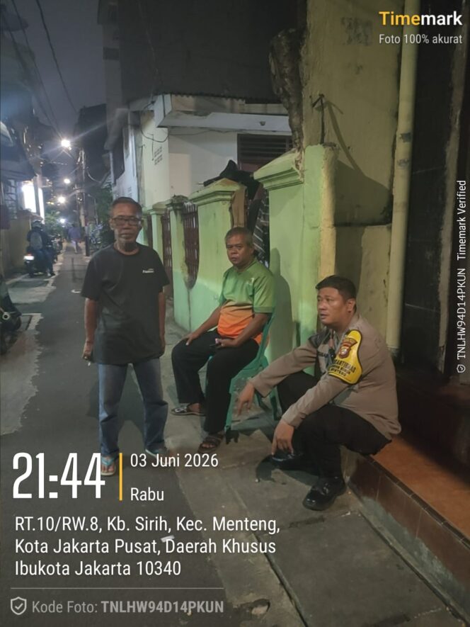 
					Bhabinkamtibmas Kebon Sirih Sambangi Satkamling RW 08, Ajak Warga Tingkatkan Kewaspadaan dan Cegah Tawuran