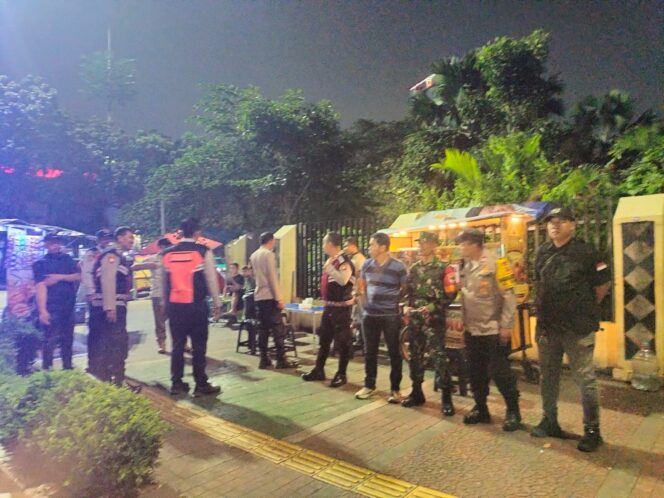 
					Polisi Gelar Operasi Cipta Kondisi dan Patroli Gabungan Tiga Pilar di Senen