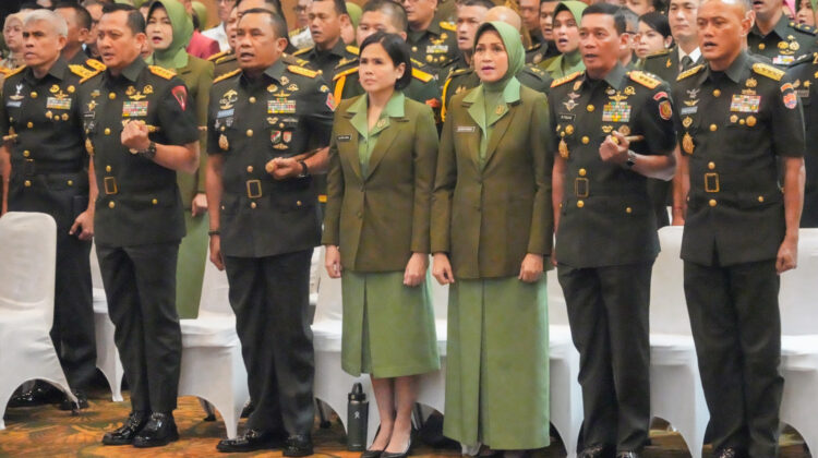 Pangkostrad Hadiri Penutupan Dikreg LXVII Seskoad