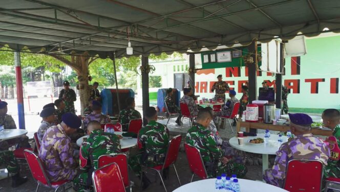 
					Sinergi Lintas Negara, Satgas Pamtas Yonarhanud 2 Kostrad Jalin Silaturahmi Dengan Polícia Upf Timor-Leste