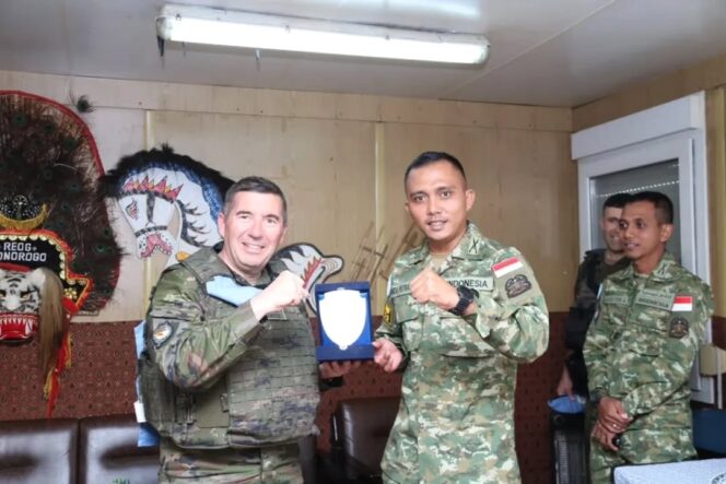 
					Sector East Commander Tinjau Kesiapan Satgas Yonmek TNI Konga XXIII-T di Lebanon Selatan