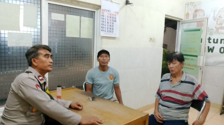 Patroli Malam Hari Bhabinkamtibmas Sambangi Satkamling, Perkuat Cooling System di Kartini