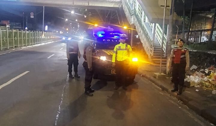 Patroli Rutin Cipta Kondisi, Polsek Metro Tanah Abang Pastikan Wilayah Kondusif