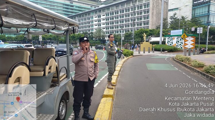 Patroli Jalan Kaki Polsek Metro Menteng, Cegah Kejahatan Jalanan dan Jaga Jakarta Tetap Kondusif