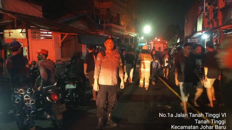 Gerak Cepat Tangani Kebakaran di Tanah Tinggi, Polsek Johar Baru Pastikan Keselamatan Warga