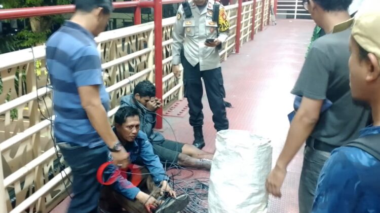 Pencuri Kabel CCTV Bali Tower Ditangkap Warga di JPO Kenari, Dua Pelaku Diamankan Polisi