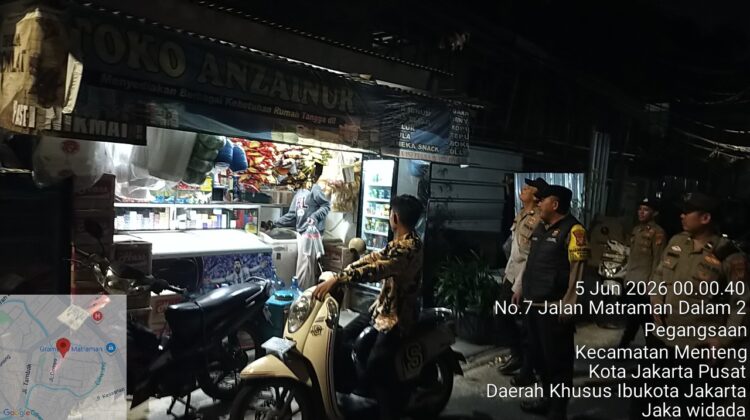 Patroli Menyapa Warga, Patroli Cipkon Menteng Sisir Matraman Dalam II Untuk Cegah Tawuran dan Kriminalitas