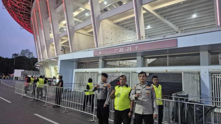 Polsek Metro Tanah Abang Kawal Pengamanan Zona 6 Laga Indonesia vs Oman di SUGBK