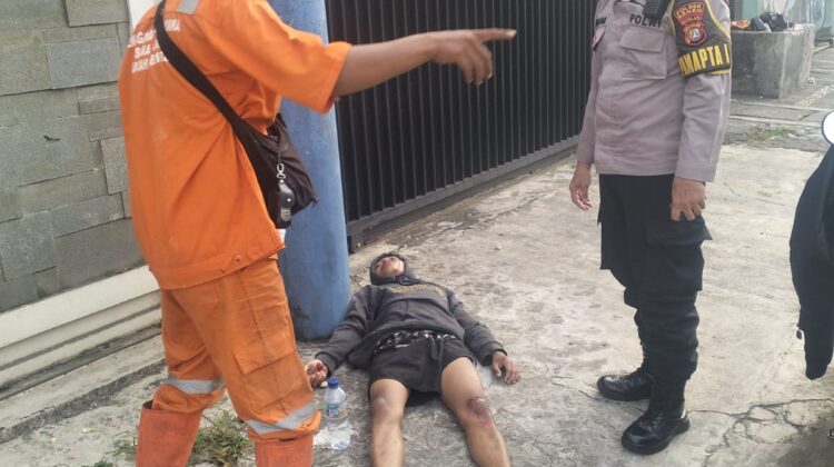 Pengendara Motor Alami Kecelakaan Tunggal di Underpass Senen, Dilarikan ke RS Hermina