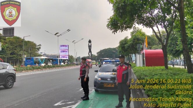 
					Patroli Polsek Metro Tanah Abang Laksanakan Strong Point dan Pengaturan Lalu Lintas di Jalan Jenderal Sudirman