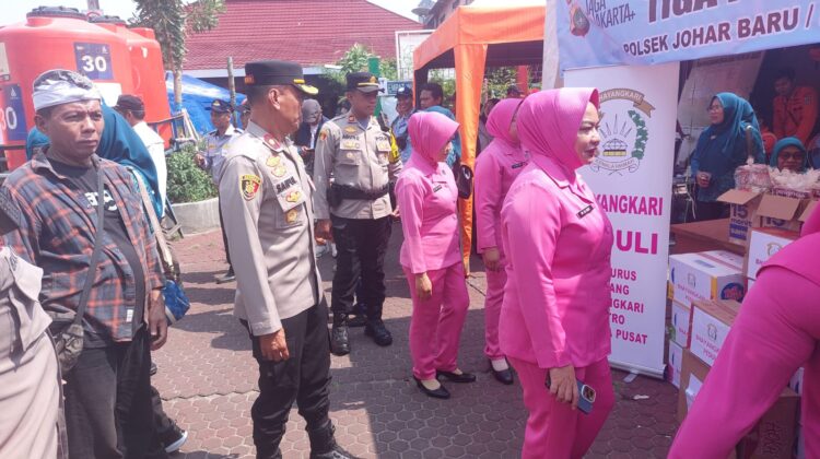 Bhayangkari Hadir untuk Korban Kebakaran, Tebar Kepedulian dan Semangat di Johar Baru