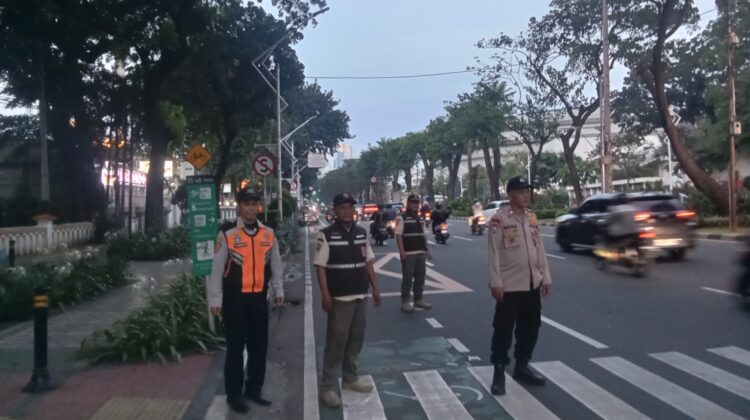 Polri dan Unsur Gabungan Laksanakan Pengamanan Pos Lantas Hotel Mulia Jelang Laga Indonesia vs Oman di GBK