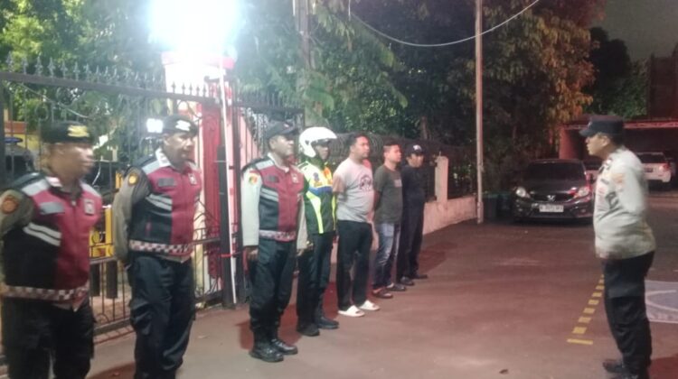 Polsek Senen Gelar Razia Stasioner Ops Cipta Kondisi Dini Hari, Situasi Kamtibmas Tetap Kondusif