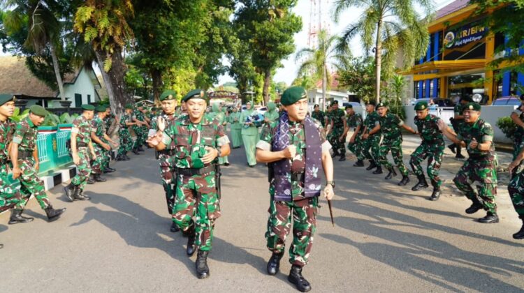 Pangdivif 2 Kostrad Perkuat Moril Keluarga Prajurit Yonif 412 yang Bertugas di Kongo