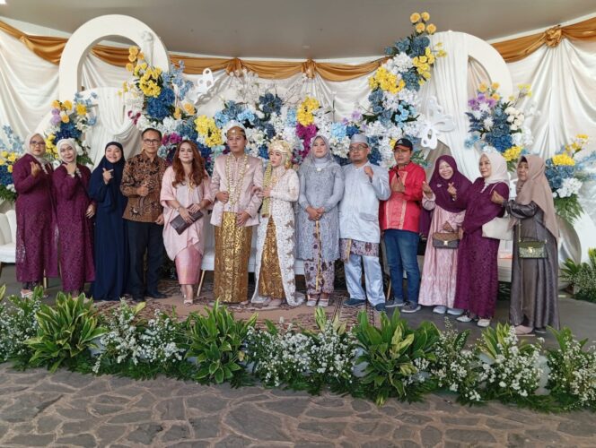 
					Resepsi Naufal dan Mita Jadi Ajang Kebersamaan Keluarga Besar GPIB