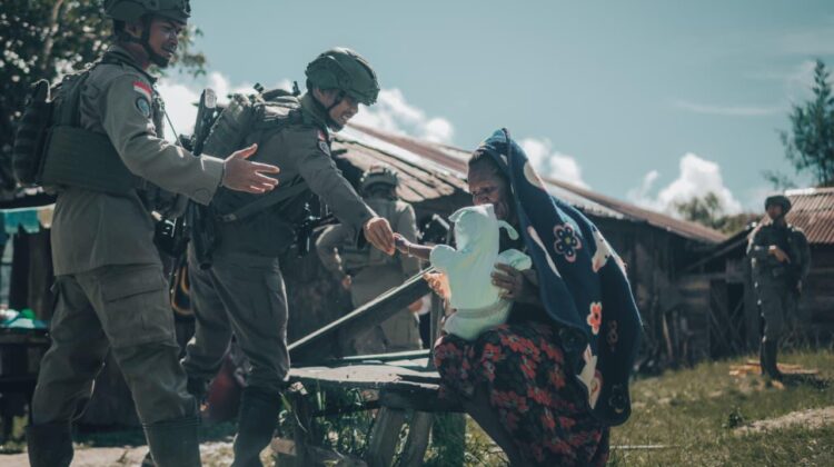 Patroli Humanis Ops Damai Cartenz 2026 Perkuat Stabilitas Keamanan di Distrik Kiwirok